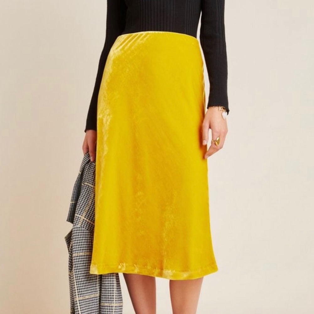Velvet midi skirt